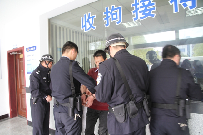 图4.被执行人被送至看守所.jpg 图4.被执行人被送至看守所.jpg