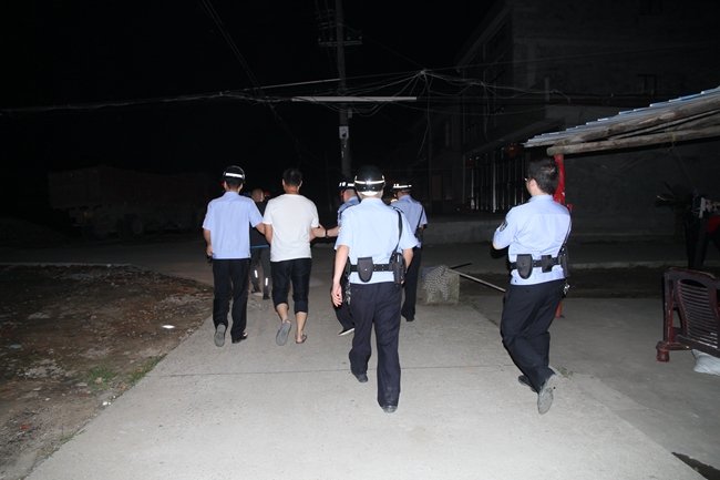 11.夜间行动.jpg 11.夜间行动.jpg