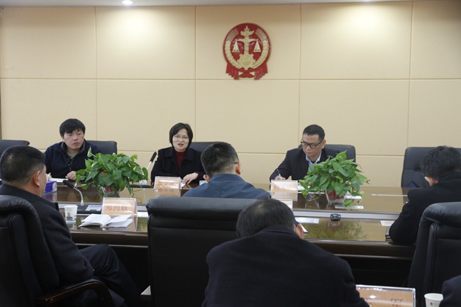 图3.召开座谈会.jpg 图3.召开座谈会.jpg
