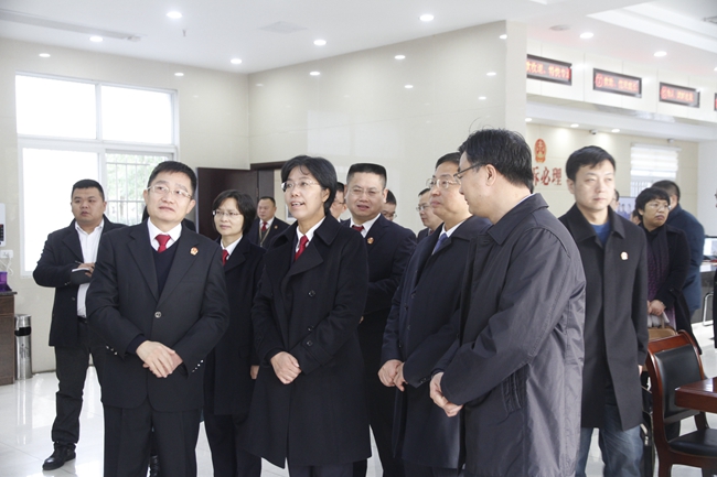 图6.参观我院诉讼服务中心.jpg 图6.参观我院诉讼服务中心.jpg